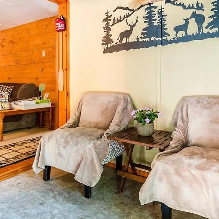 Pocono cabin, PRIVATE pool Shawnee/Camelback East Stroudsburg Esterno foto